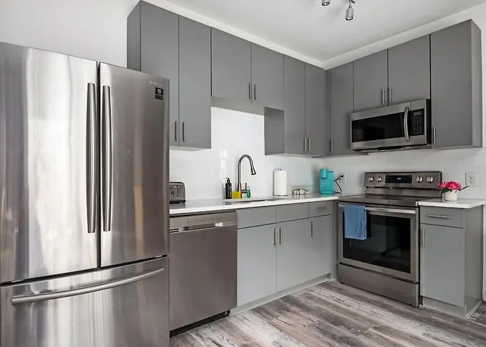 Brand New Condo With Balcony Washer Dryer 542Blvd