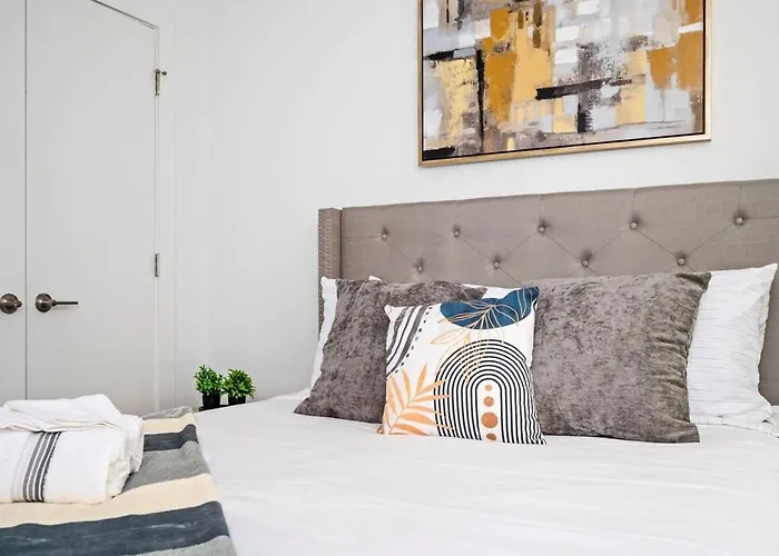 Brand New Condo With Balcony Washer Dryer 542Blvd