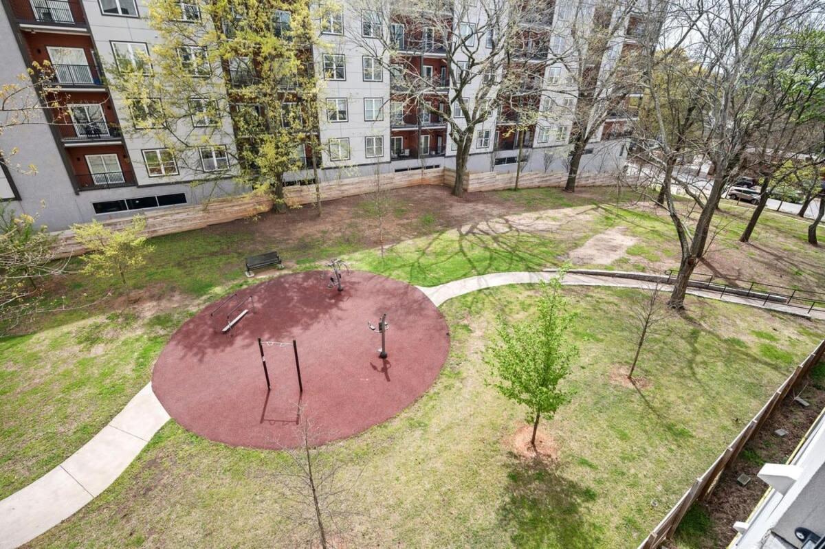 Brand New With Balcony Washer Dryer 542blvd * Atlanta