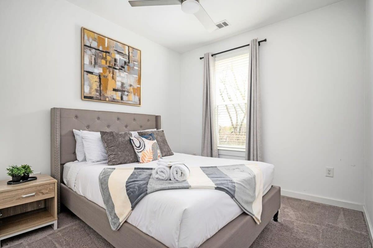 Brand New With Balcony Washer Dryer 542blvd * Atlanta